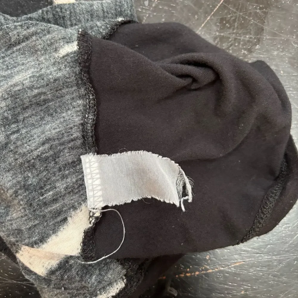 Kensie Abstract Print Short Sleeve Top – Size M - Picture 3 of 4